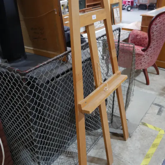 Artist easel