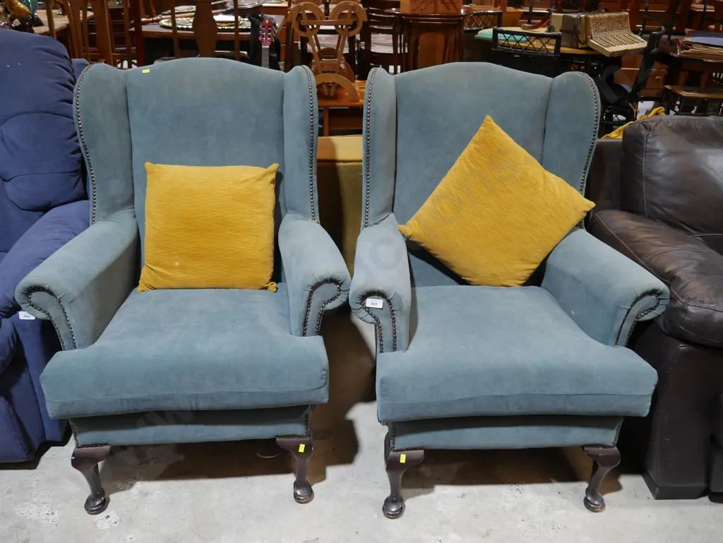 Pair of arm chairs Image 1++