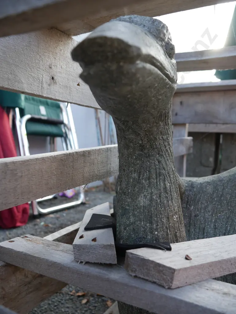 Swan statue Image 1++