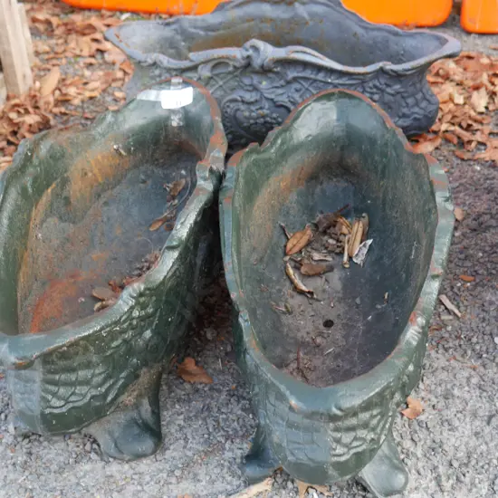 3 cast iron pots