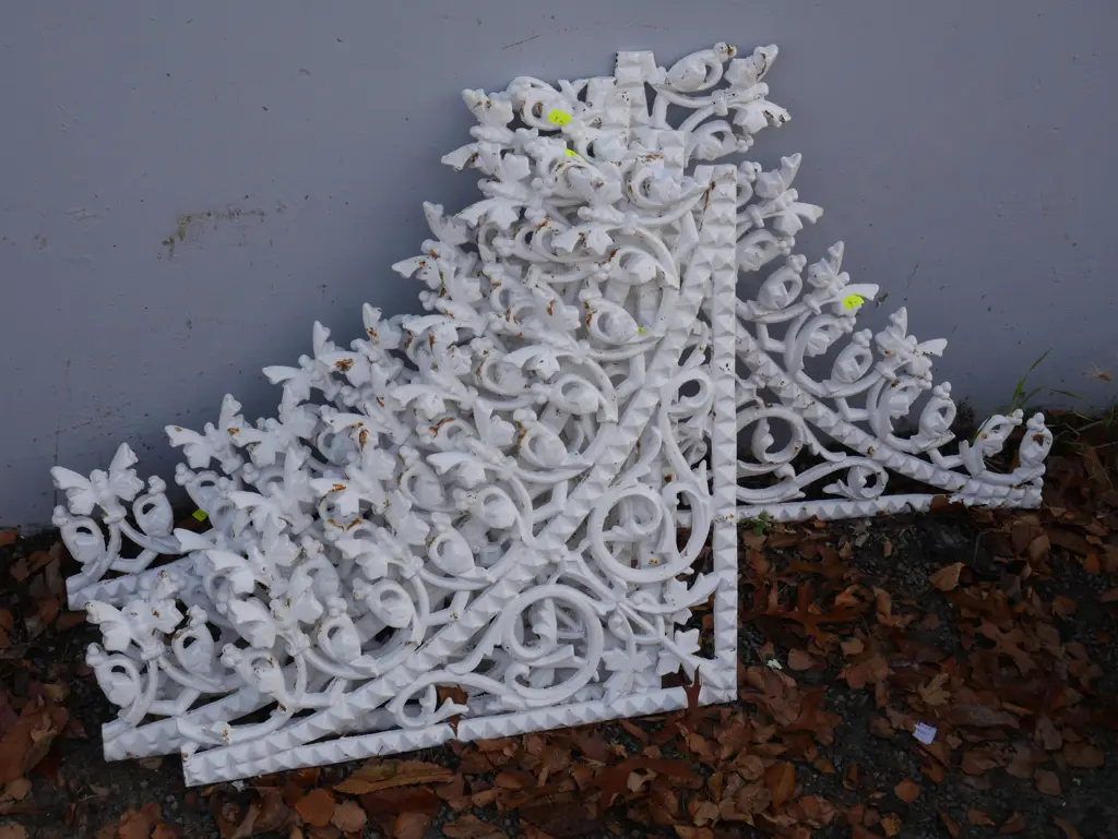 Cast iron pieces Image 1++