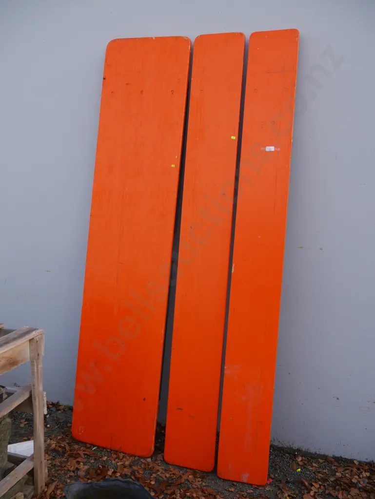 Folding outdoor table and benches Image 1++