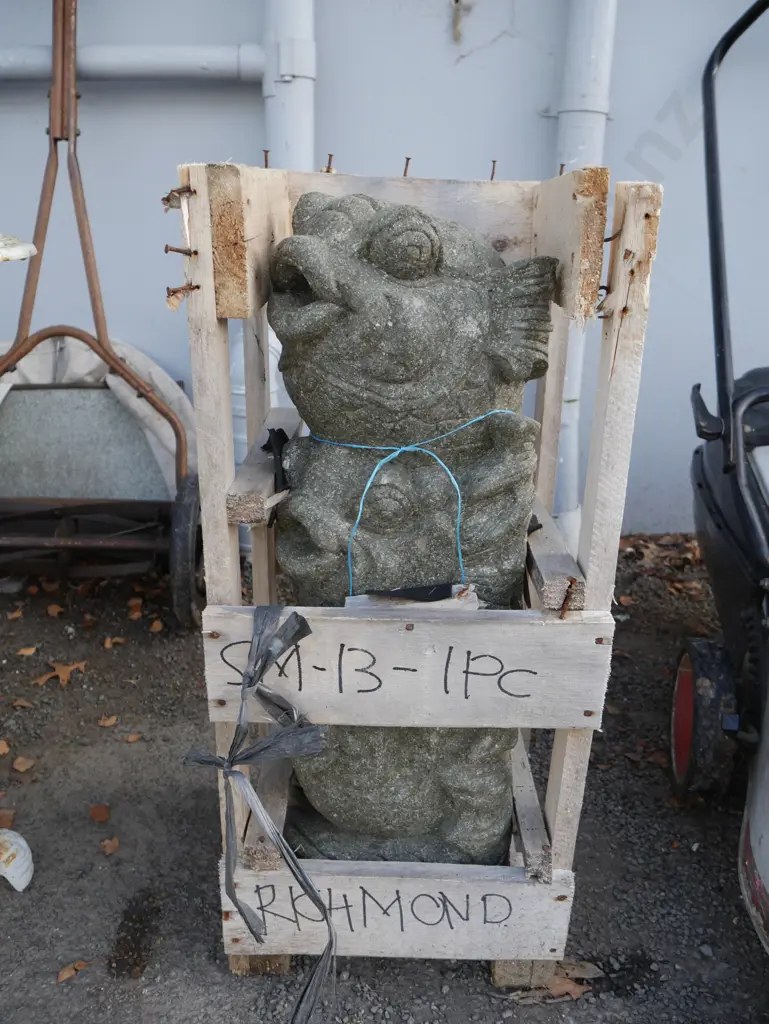 Fish stack statue Image 1++