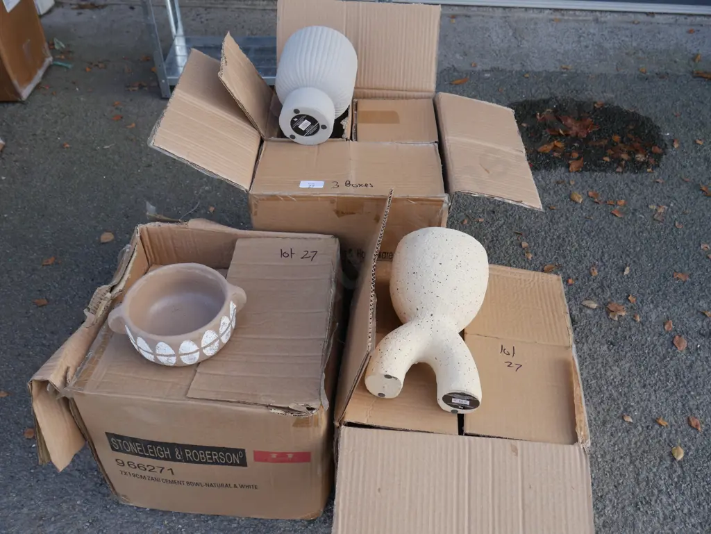 3 boxes of plant pots Image 1++