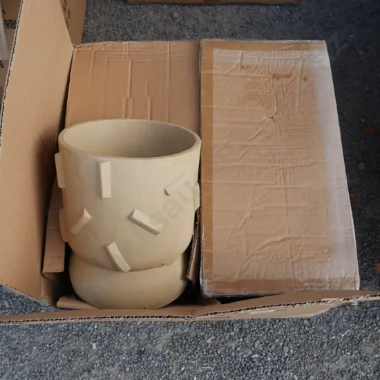 Box of plant pots