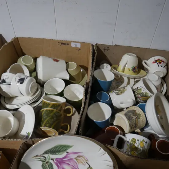 2 boxes of Crown Lynn china