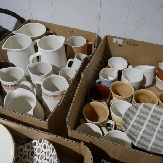 2 boxes of Crown Lynn jugs and mugs
