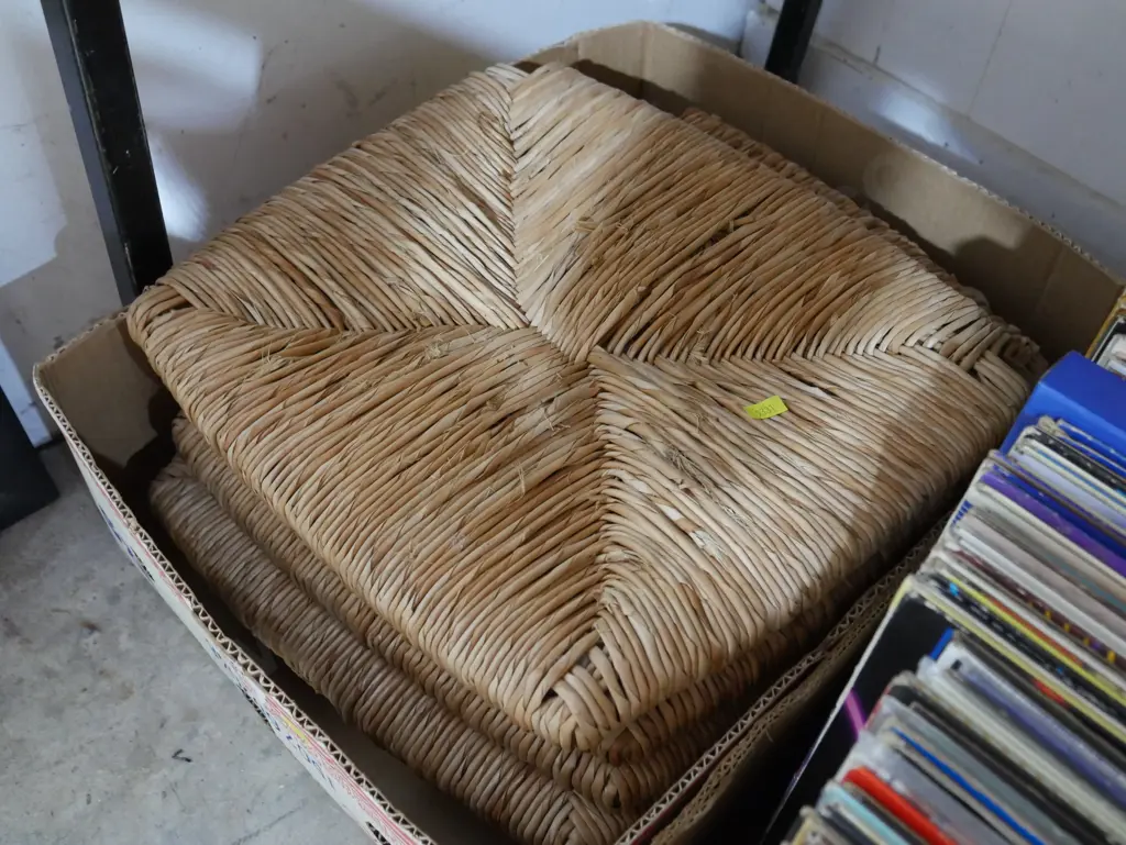 Wicker chair seats Image 1++