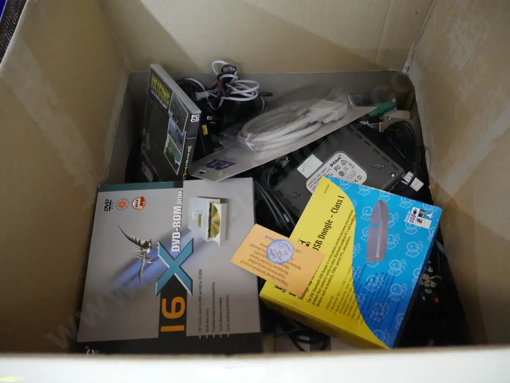 Box electronic sundries Image 1++
