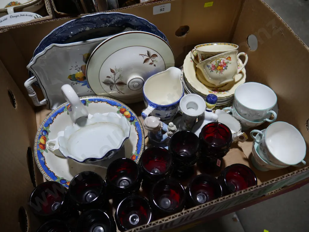 China, red glassware Image 1++