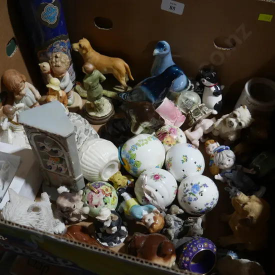 Figurines etc