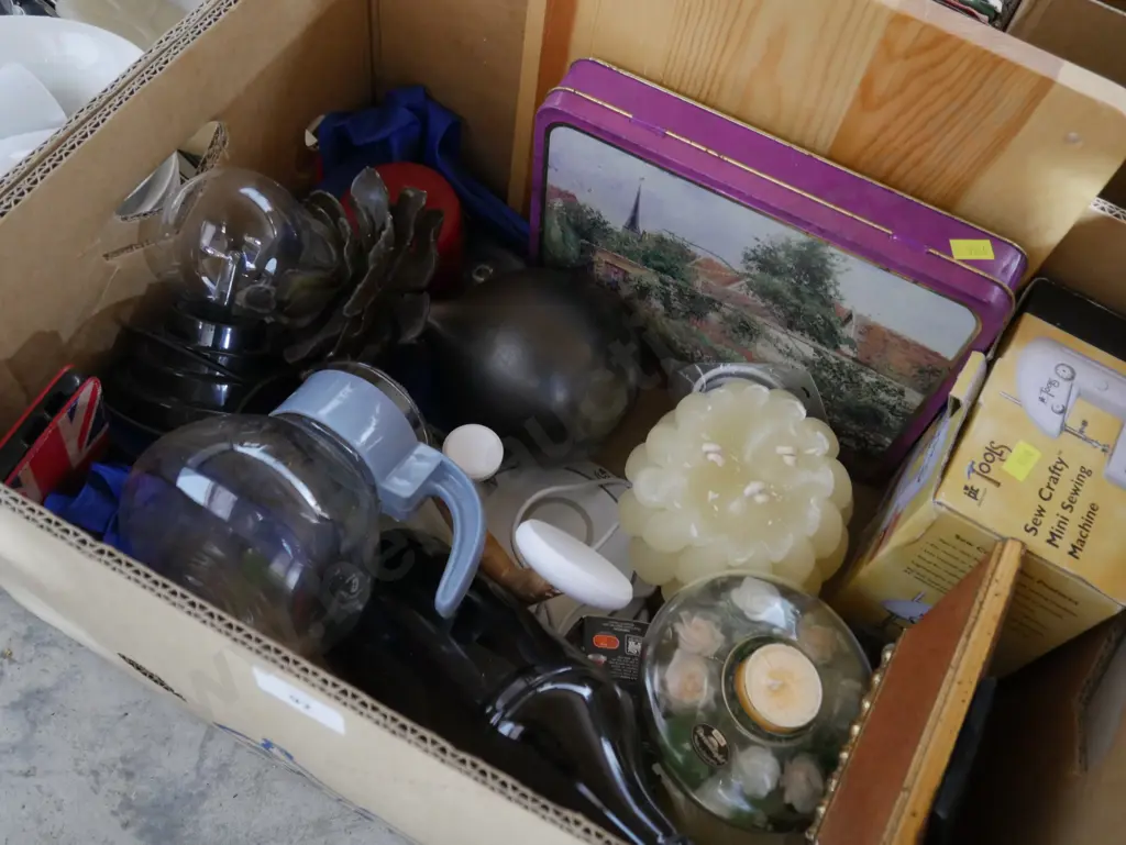 Box of sundries Image 1++