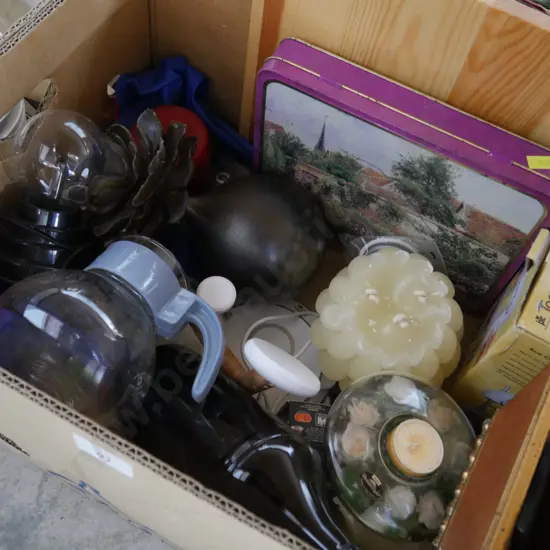 Box of sundries
