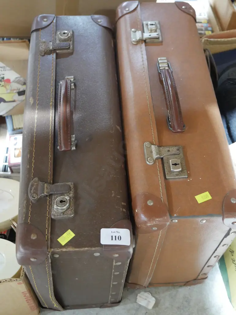 2 vintage travel cases Image 1++