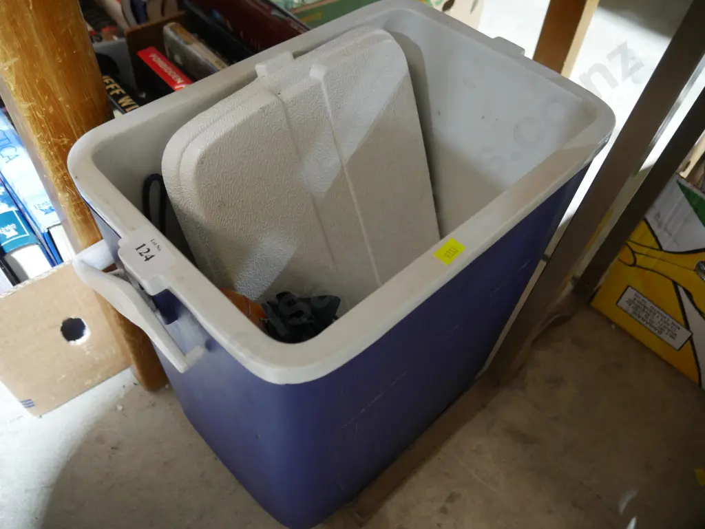 Chilly bin and contents, Image 1++