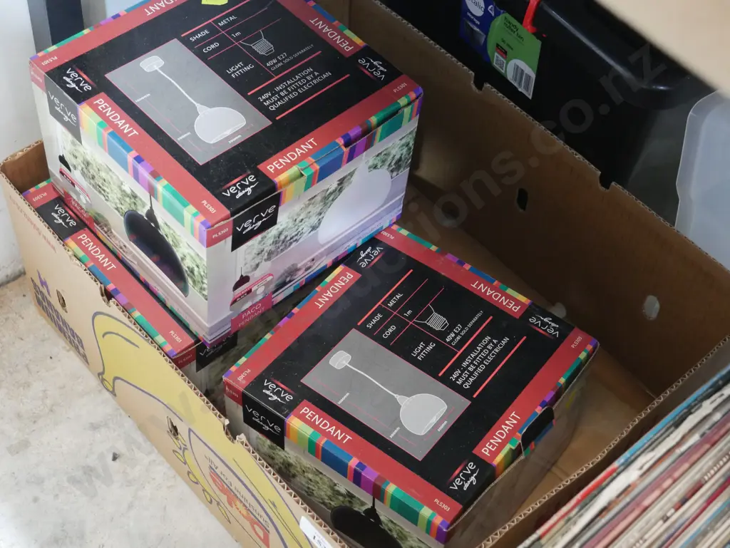 3 boxed light fittings Image 1++