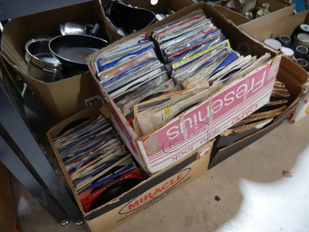 3 boxes records Image 1++