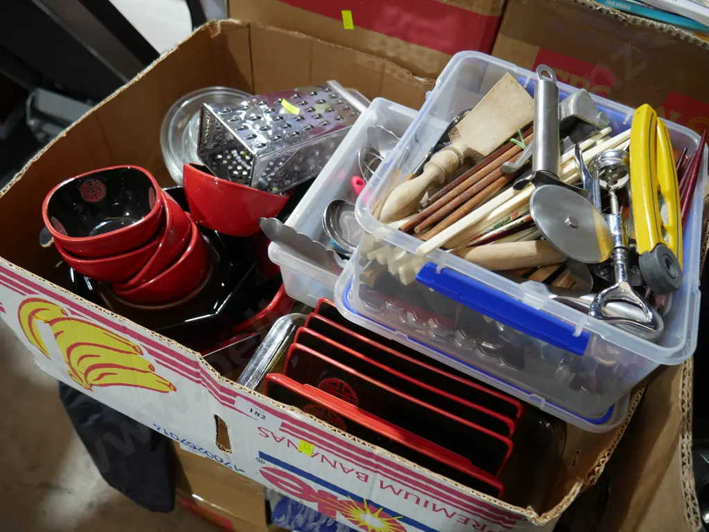 Cutlery, Oriental bowls, chopsticks etc Image 1++