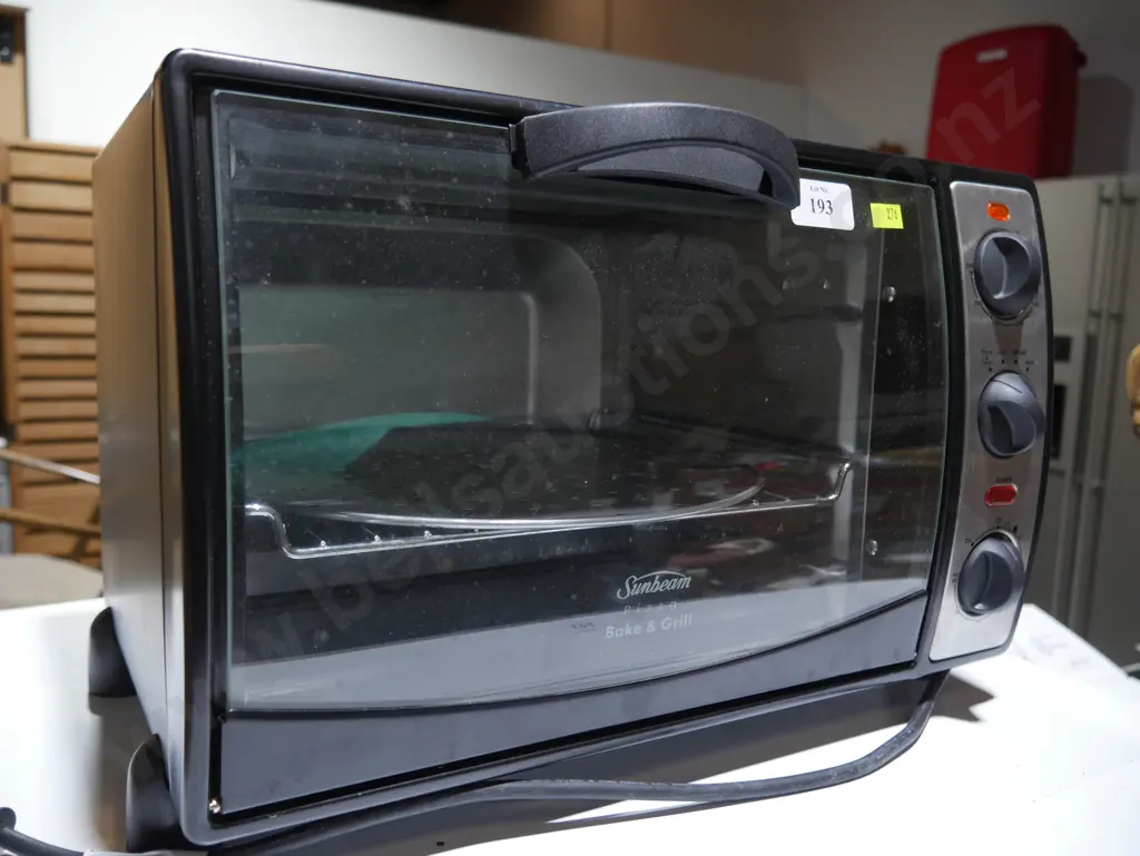 Sunbeam pizza bake and grill oven Image 1++