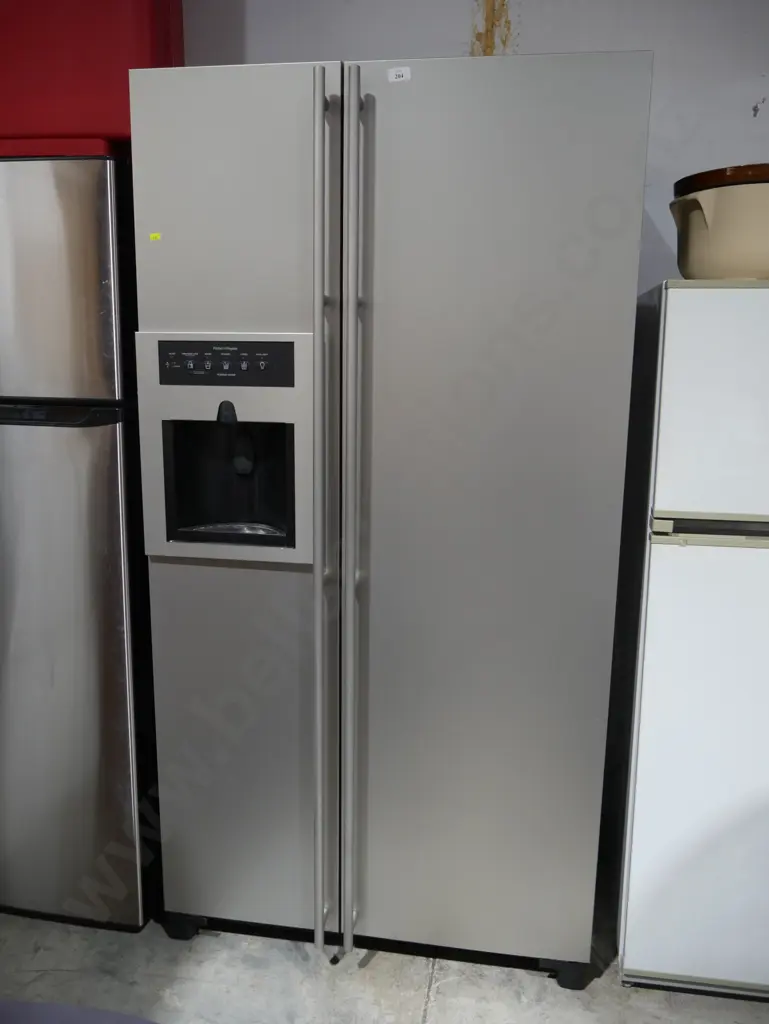 F&P fridge freezer Image 1++