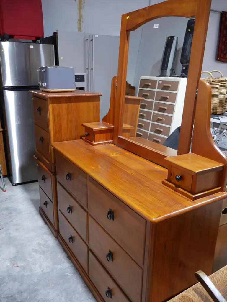 3 piece bedroom suite Image 1++