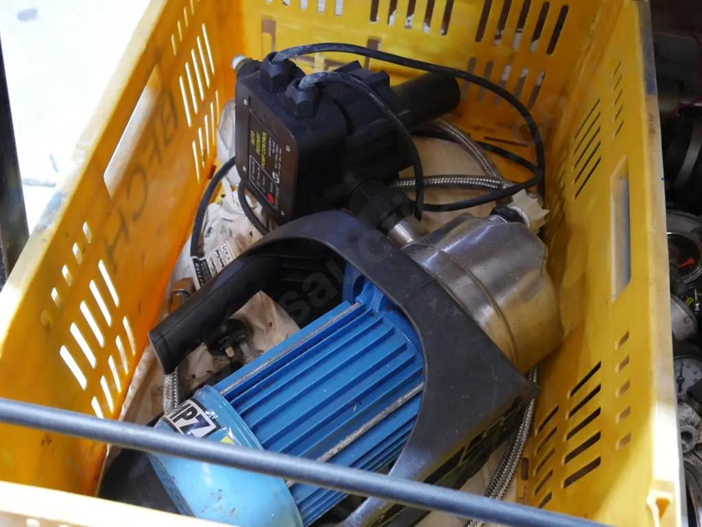 Bianco Pumpz water pump Image 1++