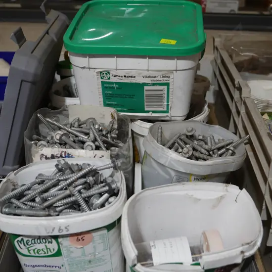 Hex head screws