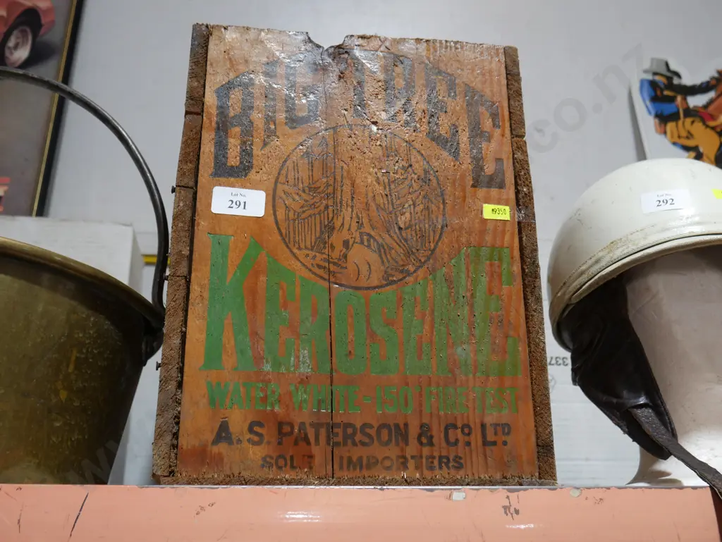 Big Tree wooden crate Image 1++