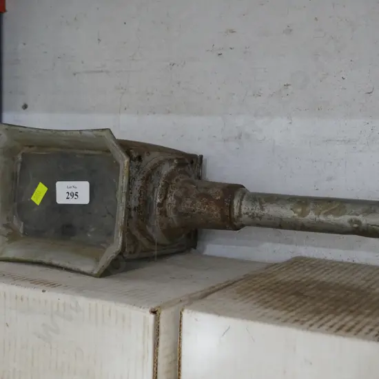 Carriage lamp