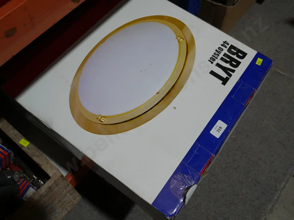 Boxed light fittings Image 1++