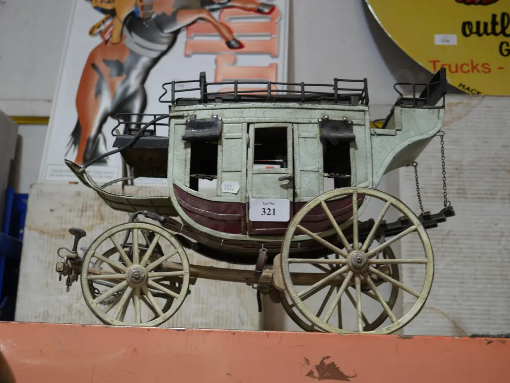 Vintage carriage Image 1++