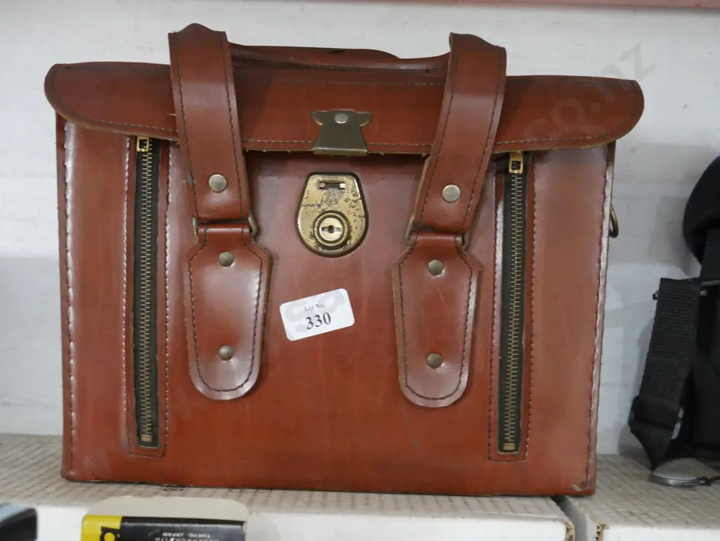 Leather bag Image 1++