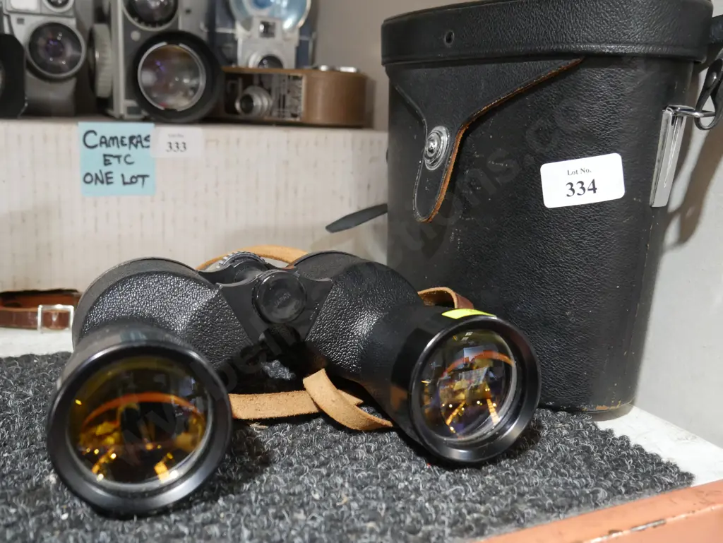 Binoculars and case Image 1++