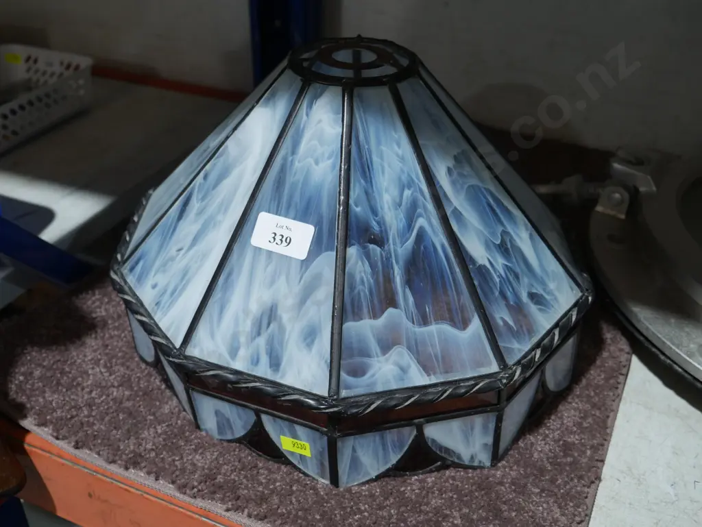Stained glass light shade Image 1++