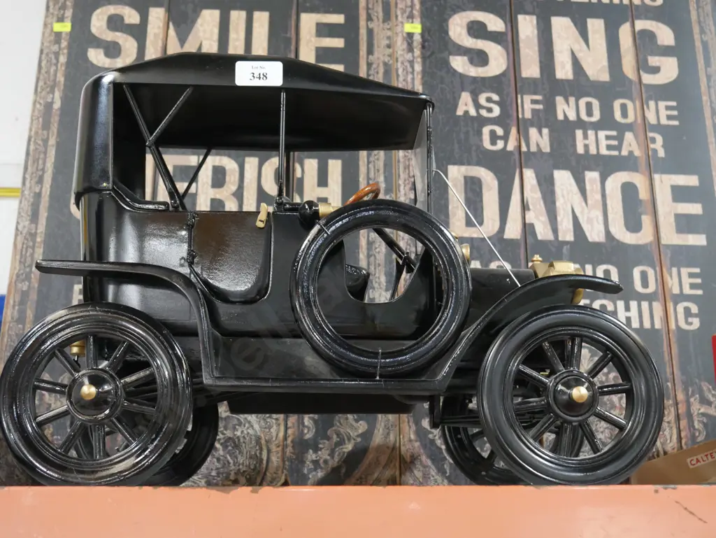 Large vintage car model Image 1++