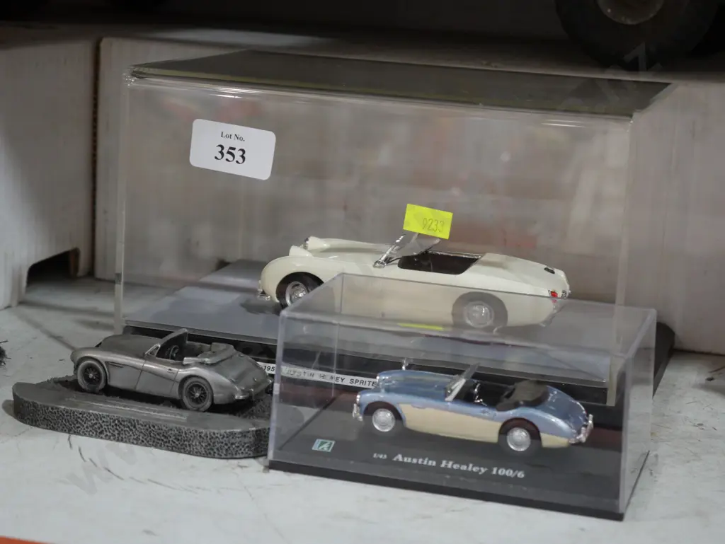 3 vintage cars Image 1++