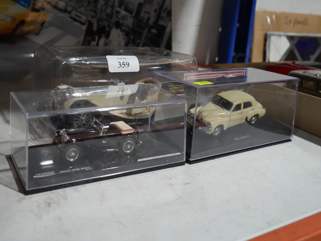 3 vintage model cars Image 1++