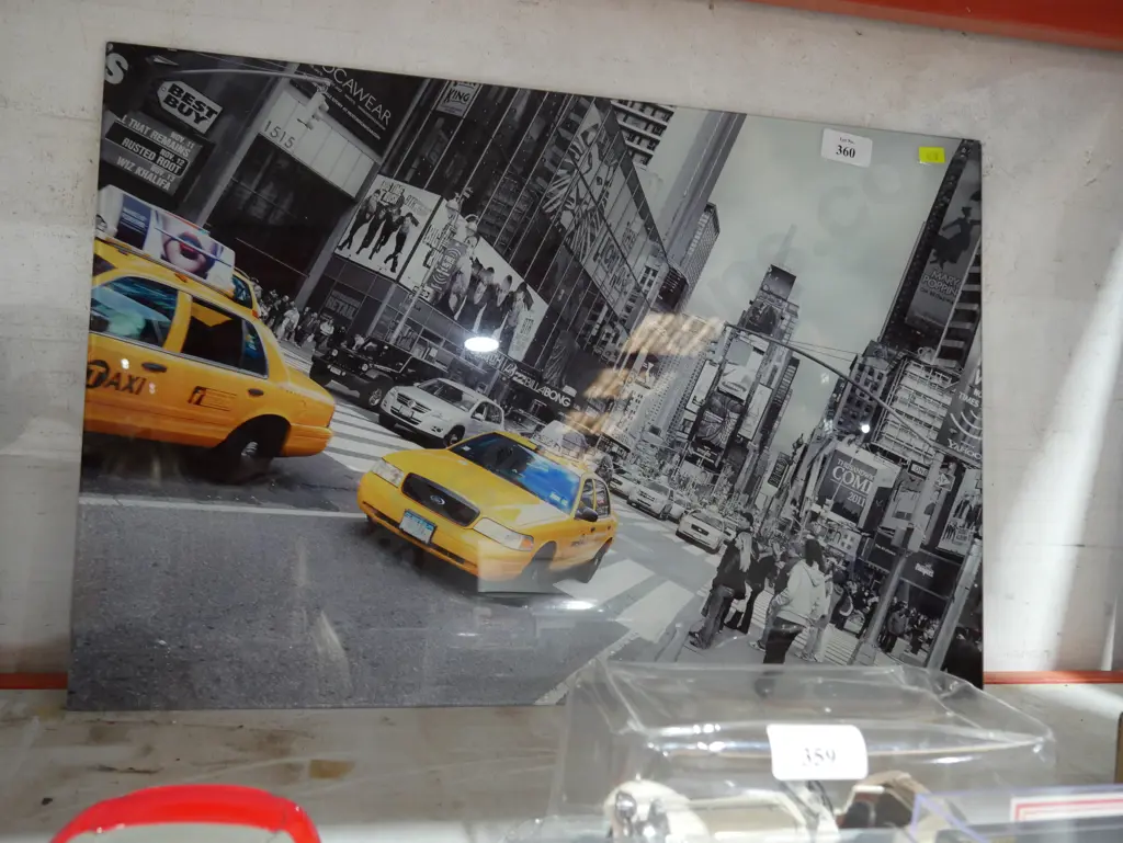 Street scene picture on glass Image 1++