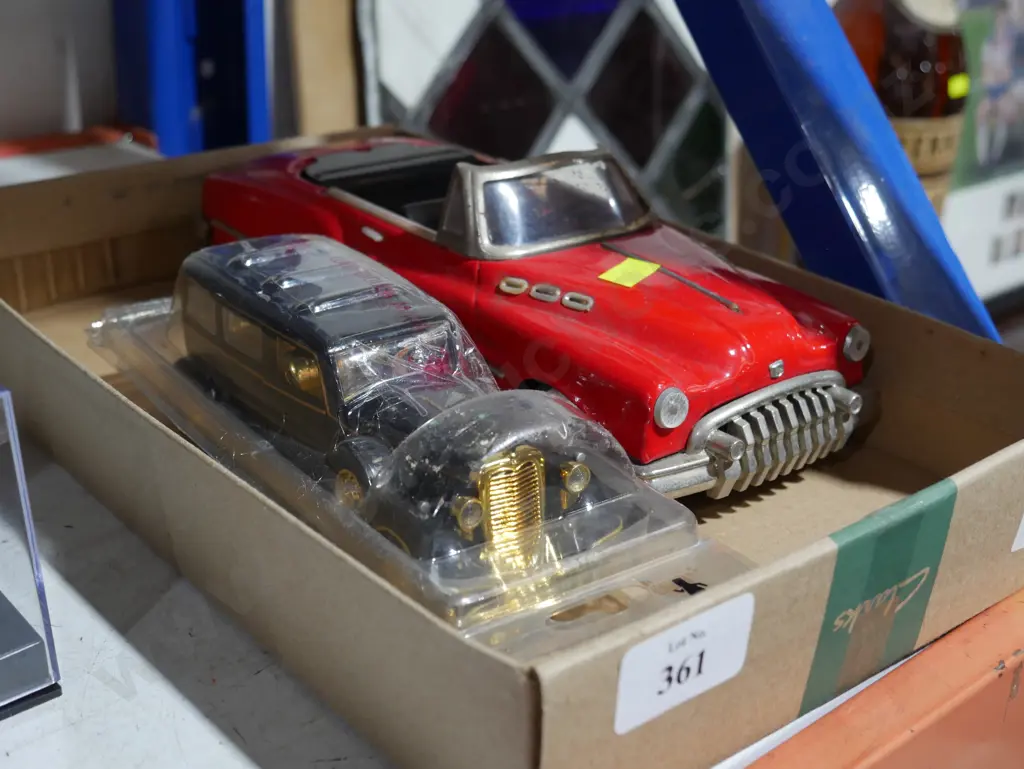 2 model cars Image 1++