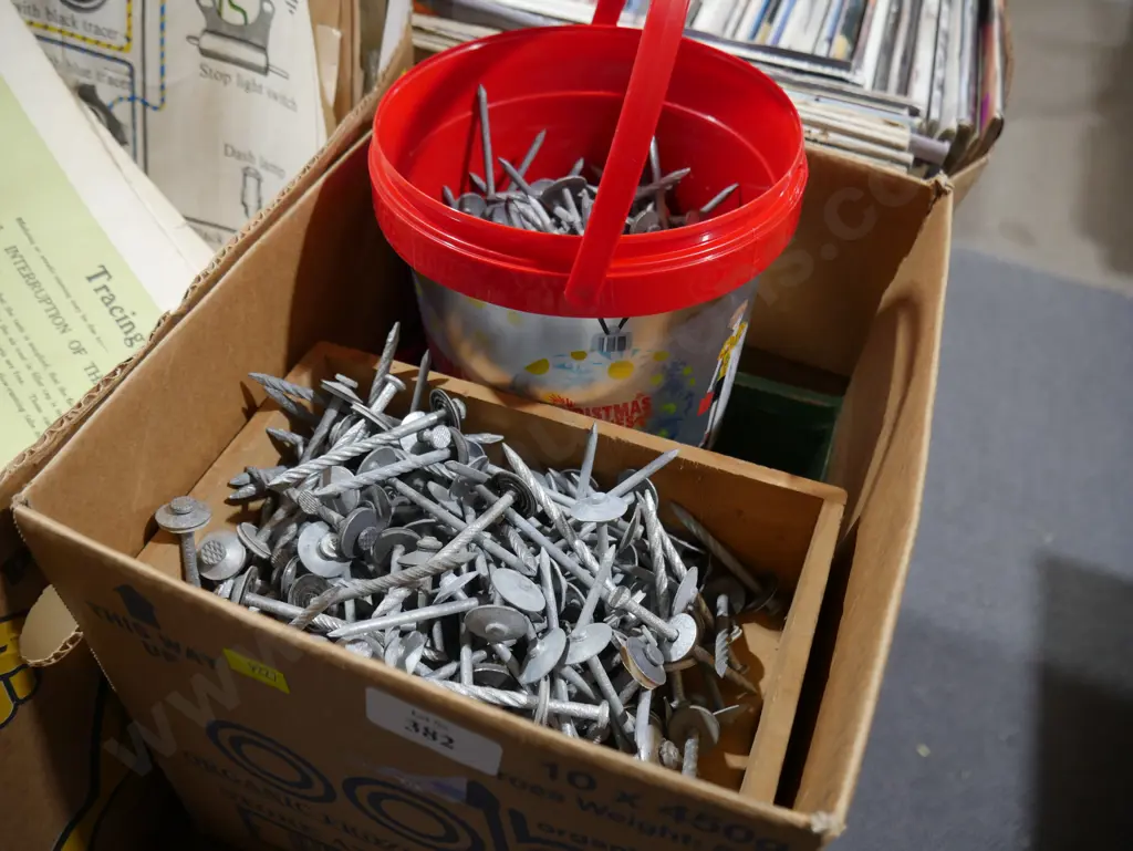 Roofing nails Image 1++