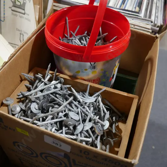 Roofing nails