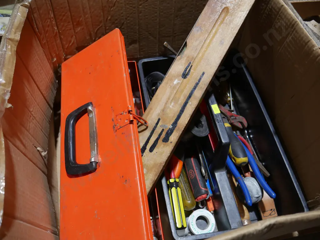 Box of tools Image 1++