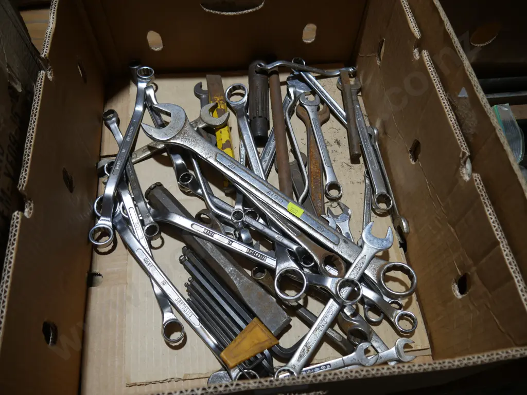 Box of spanners Image 1++