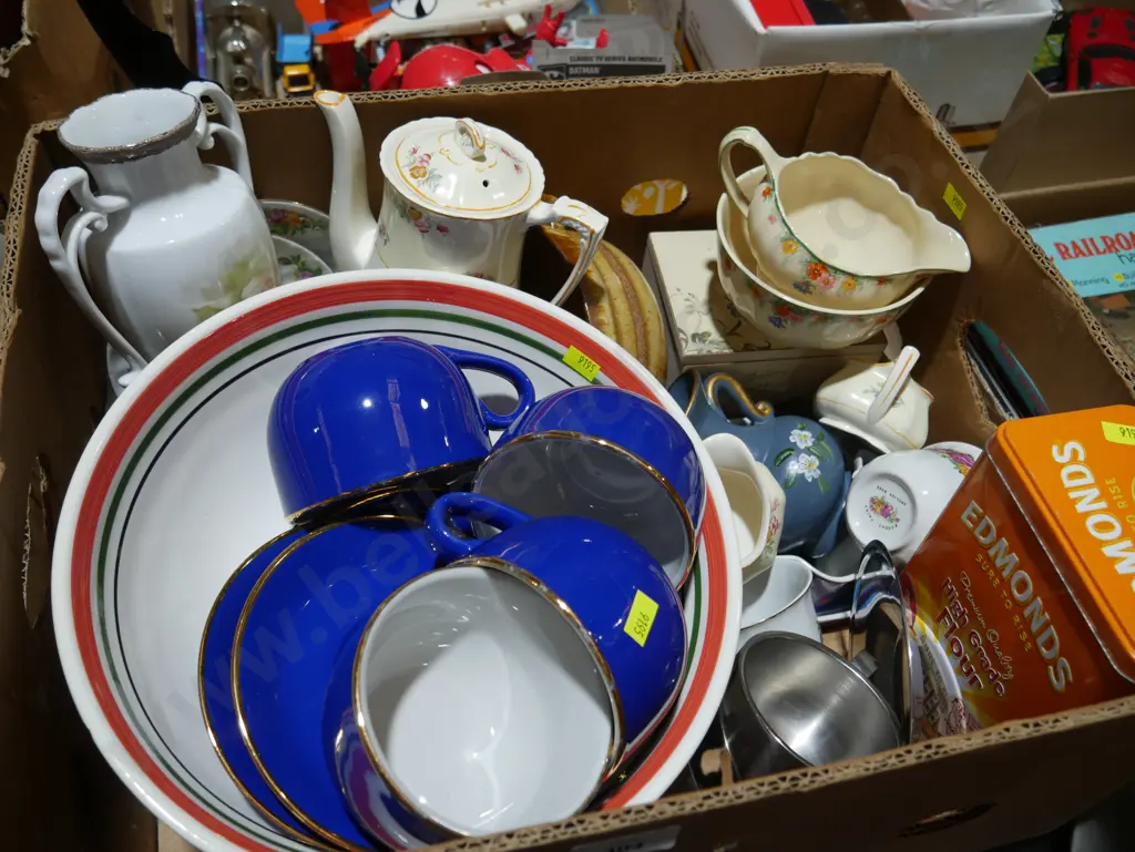 Pottery, china etc Image 1++