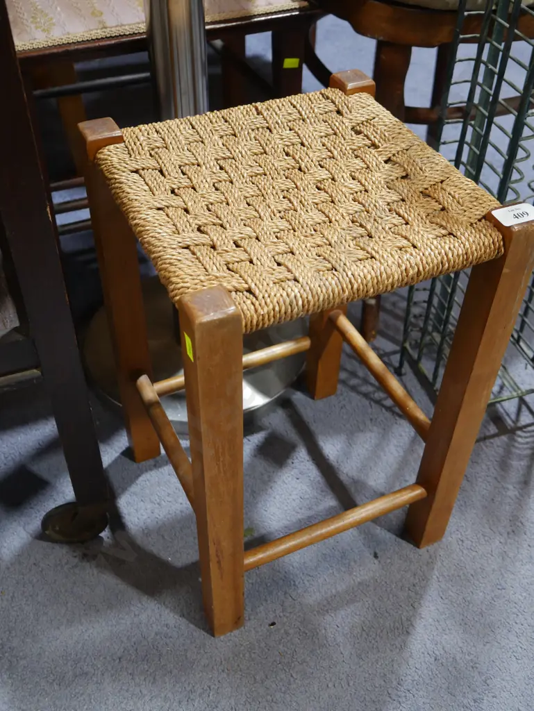 Seagrass stool Image 1++