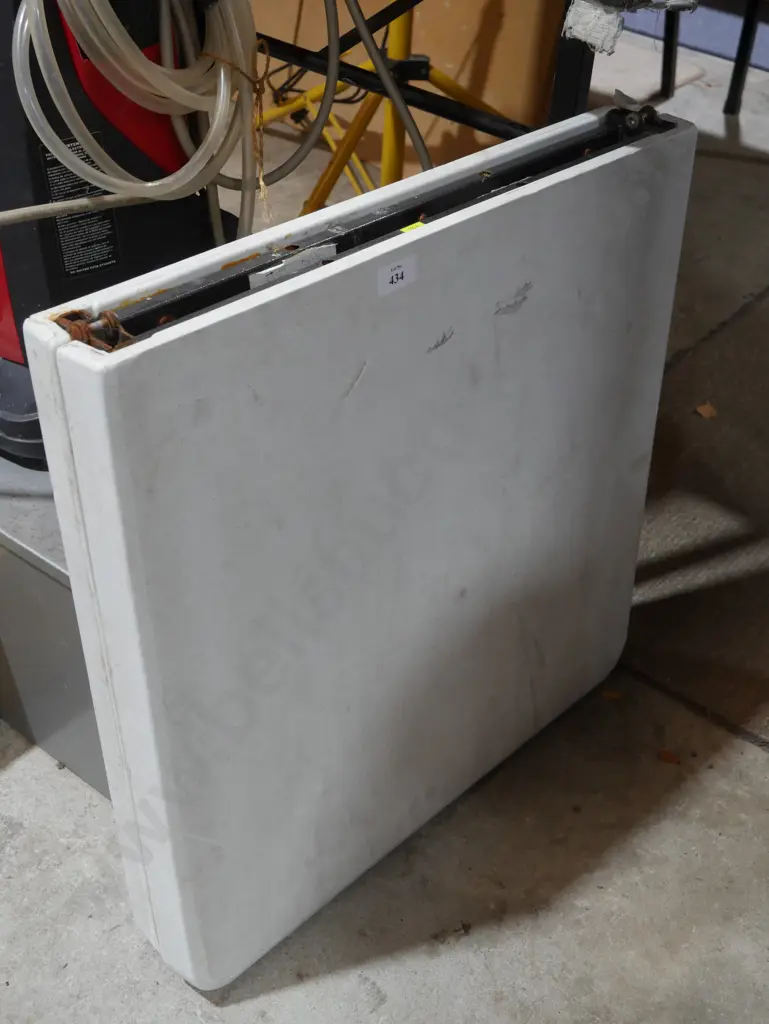 Folding table Image 1++