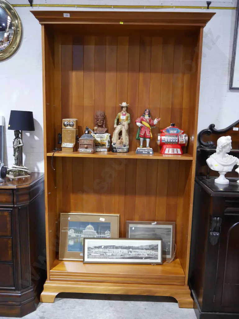 Large Rimu bookcase Image 1++