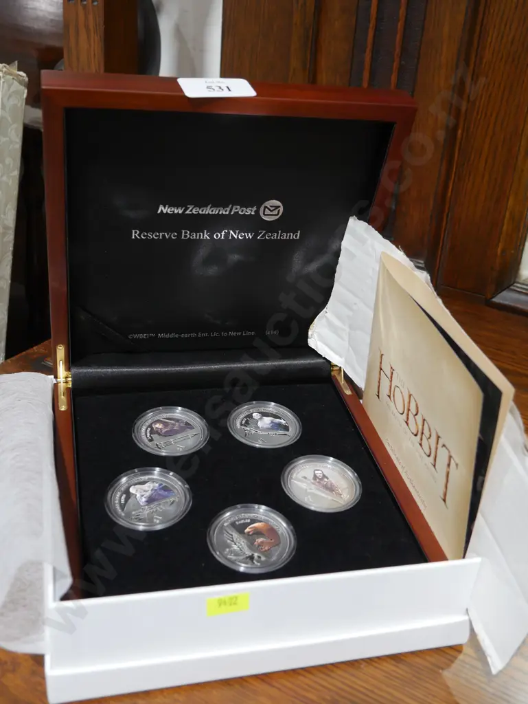 Cased 1oz Silver proof coins the Hobbit Image 1++