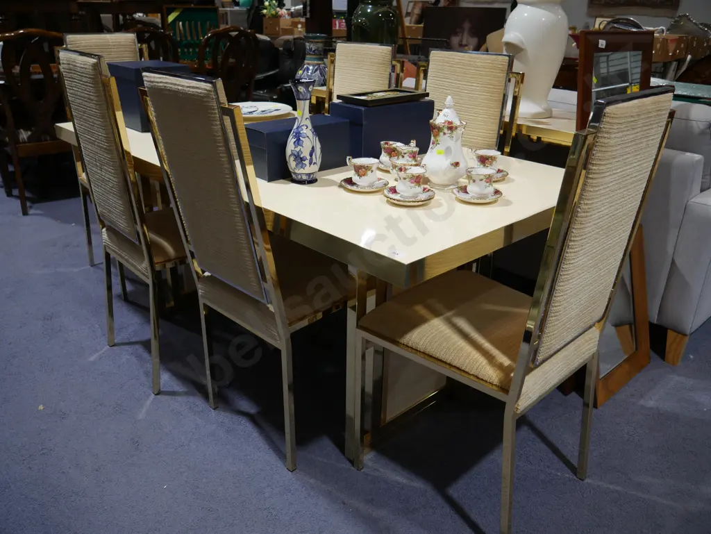Dining table and 6 chairs Image 1++