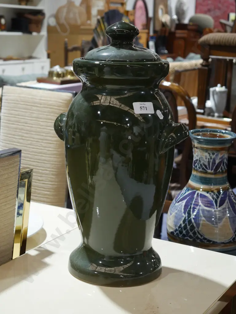 Lidded jar Image 1++